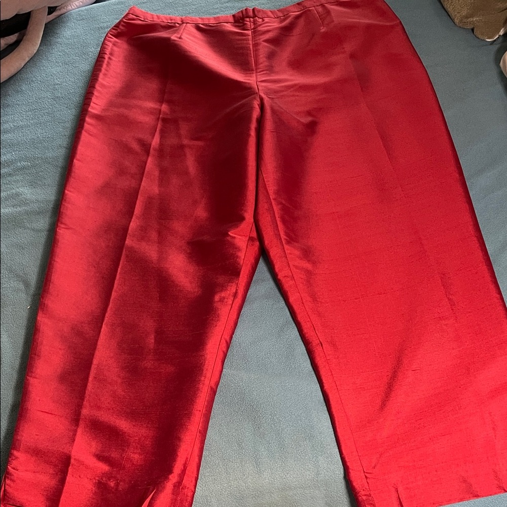 Coldwater Creek size 14 red Capri silk pants, fully lined
